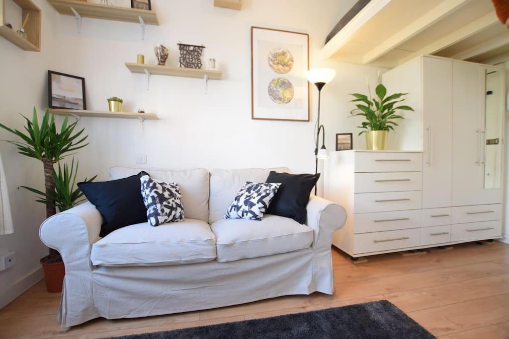 Stylish Studio Apartment Camden London Exterior photo